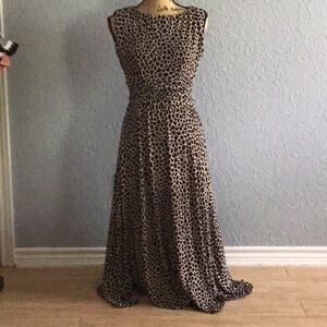 Elegant Jessica Howard Leopard Print Maxi Dress